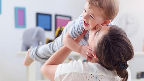 Ne laissez pas l'allergie au lait de vache assombrir la vie de votre enfant